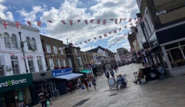 Three people arrested after man in 40s stabbed in Dartford High Street