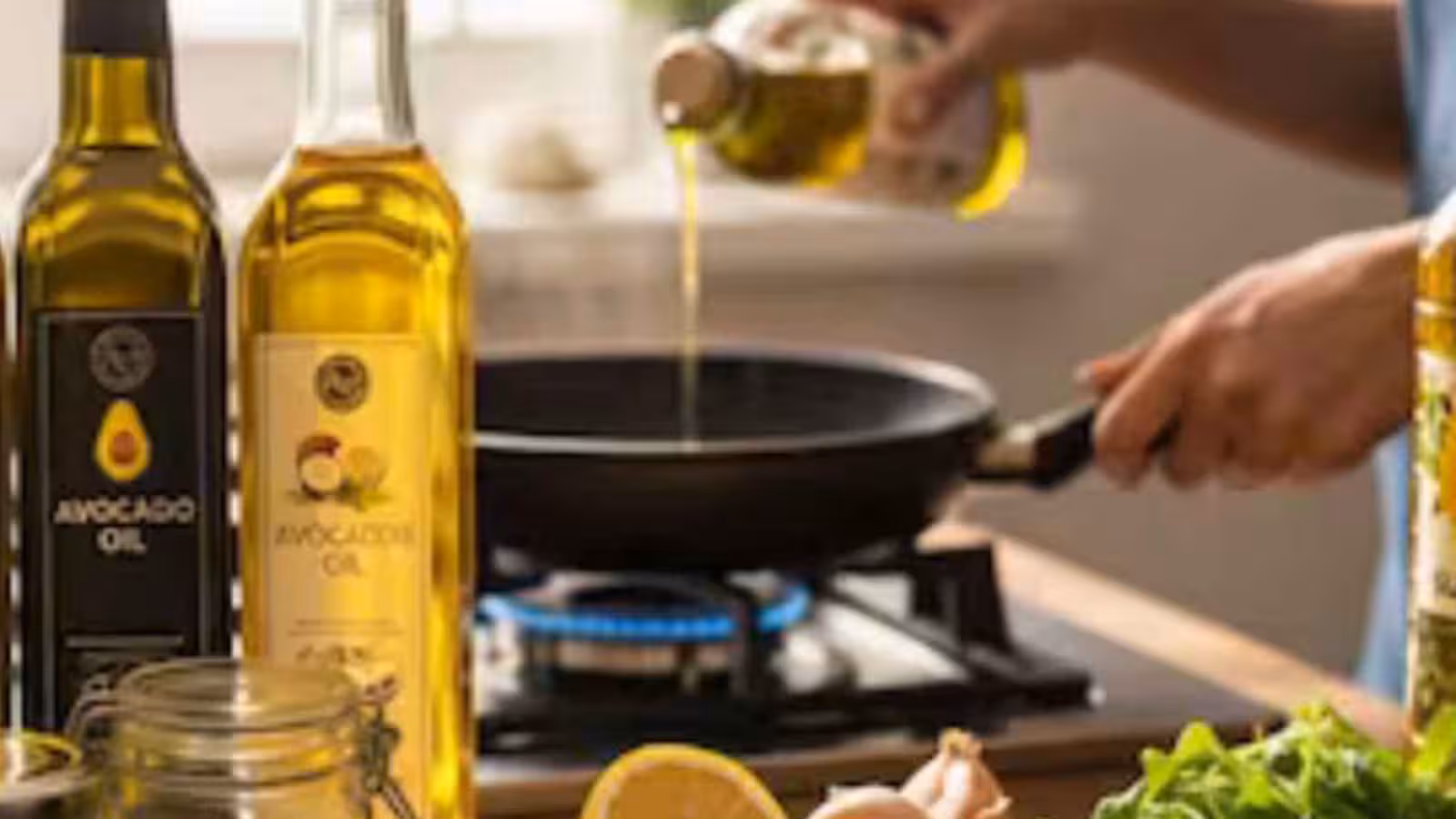 How Much Attention Should You Pay to Oil?: Controlling oil intake is another part of maintaining a balanced diet. Dr Dua recommends reducing excessive oil, junk food, soda and sugary foods. She also suggests that even a small reduction in oil consumption can be a useful step towards healthier eating. How Much Attention Should You Pay to Oil?: Controlling oil intake is another part of maintaining a balanced diet. Dr Dua recommends reducing excessive oil, junk food, soda and sugary foods. She also suggests that even a small reduction in oil consumption can be a useful step towards healthier eating.