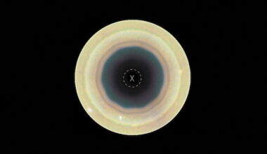 Hubble Saturn ten-sided wave