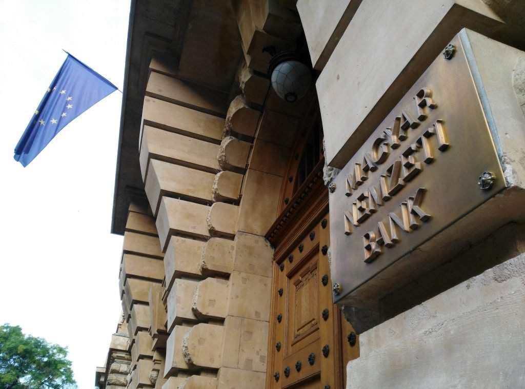 Hungarian central bank makes a move towards the euro