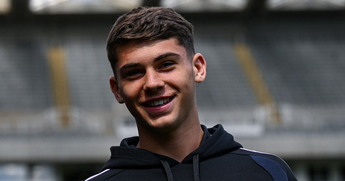 Introducing Mason Miley as youngster named on bench at ...