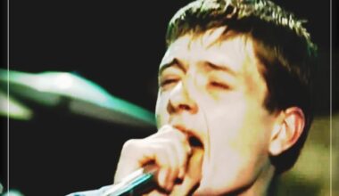 The Joy Division classic first released as 'Licht und Blindheit'