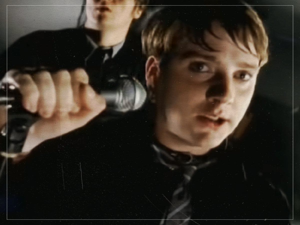 Kaiser Chiefs - I Predict A Riot - 2004