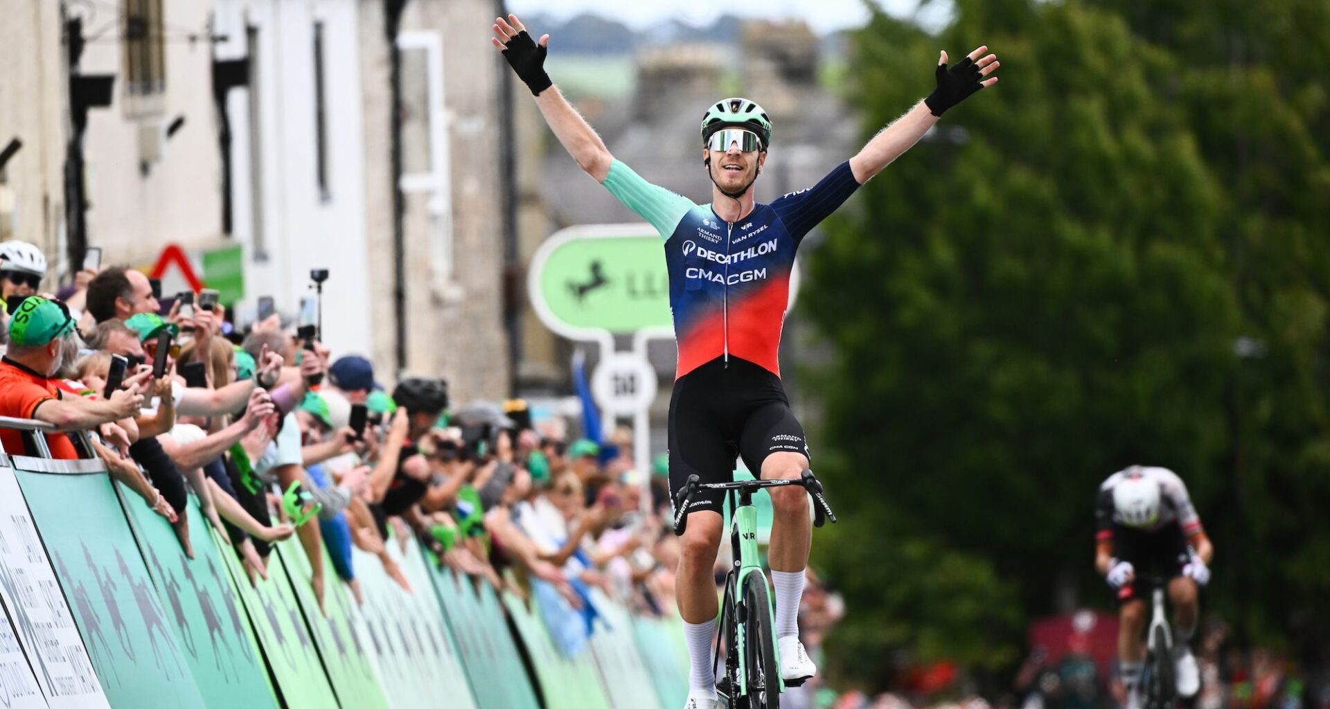 Tour of Britain Men: Cees Bol scores decisive sprint win on stage 4 while breakaway partner Tim Wellens takes GC lead