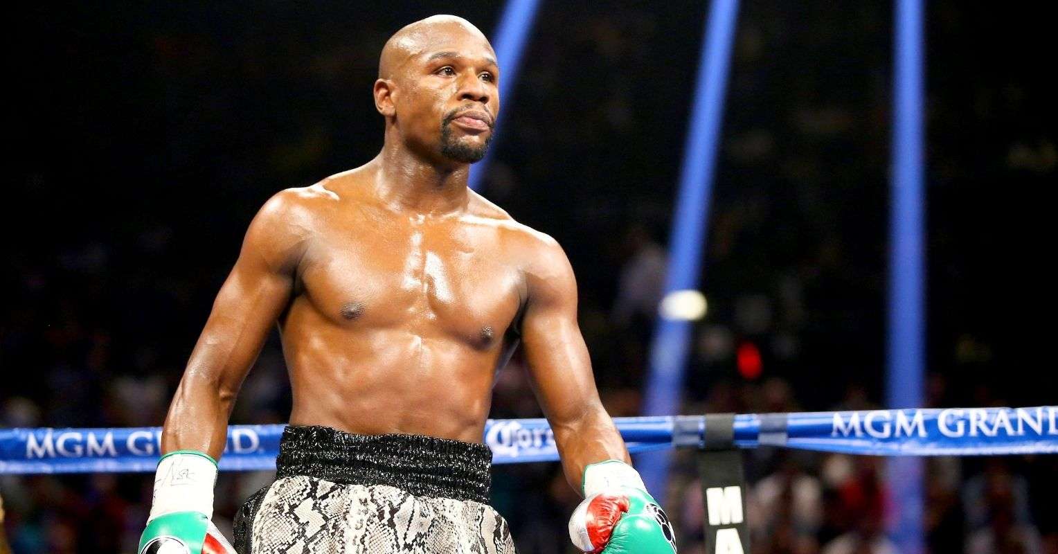 Robert Garcia says one active fighter has a more impressive career than Floyd Mayweather