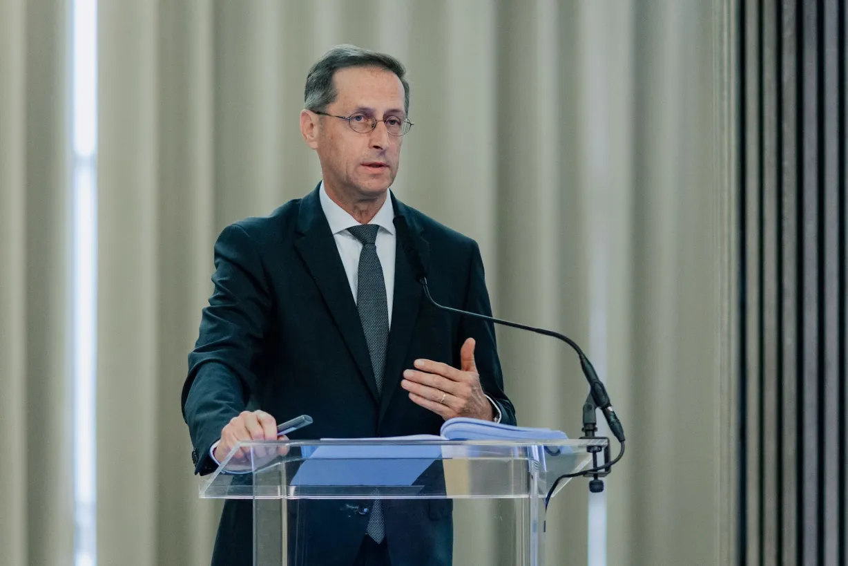 National Bank governor Mihály Varga about the introduction of the Hungarian euro