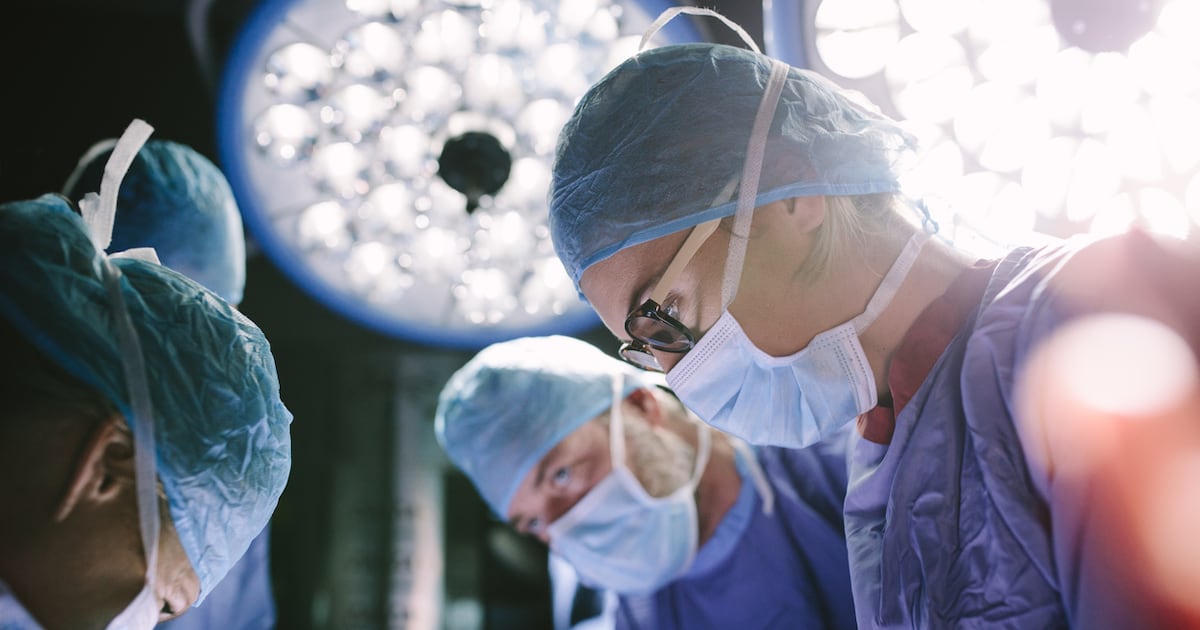 Knee surgery patient (70s) wakes up to €3,000 bill after change made during procedure – The Irish Times
