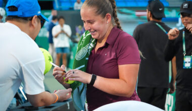 Former Seoul champ Ostapenko powers past Zakharova; first win since July