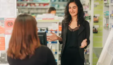 Pharmacies to offer treatment for migraines, acne and 3 other common conditions