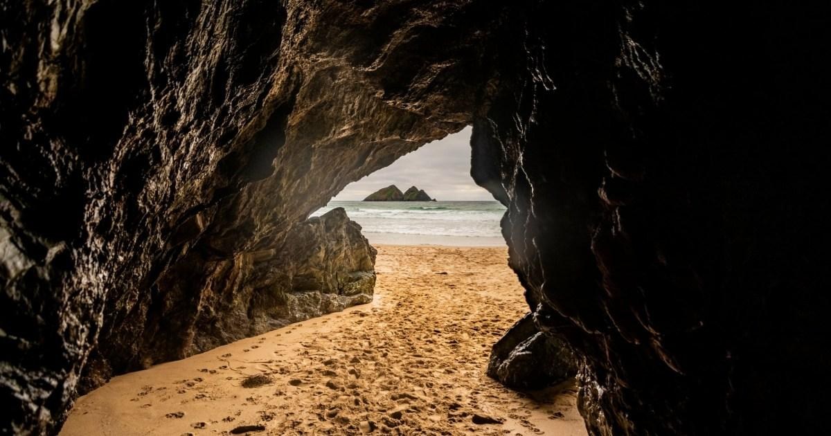 Rainbow-coloured 'forgotten' Poldark sea cave lost forever in cliff fall | News UK