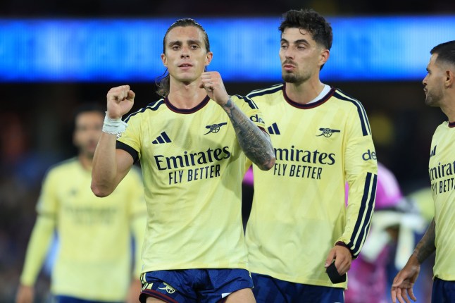 BIRMINGHAM, ENGLAND - AUGUST 31: Riccardo Calafiori and Kai Havertz of Arsenal celebrate after winning the Premier League 2026/27 match between Aston Villa FC and Arsenal FC at Villa Park on August 31, 2026 in Birmingham, England. (Photo by Nigel French/Sportsphoto/Allstar via Getty Images)