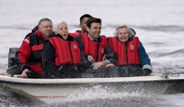 Scrap triple lock, senior Labour figures demand in growing revolt