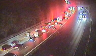 London motorway closed after crash causing 60-minute delays | News UK
