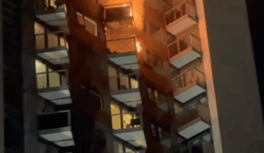 Man dies in Poplar 17th-storey flat fire as child rescued - London Evening Standard