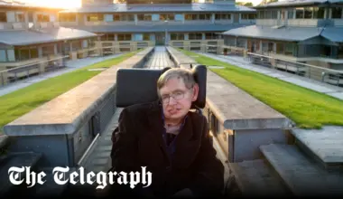 Hawking: His Life and Work by Graham Farmelo: 4-star review