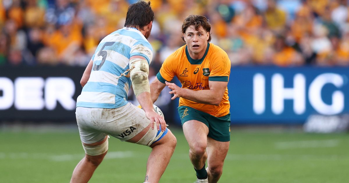 It’s time for the SOS to be made to the experienced no.10s in Australia