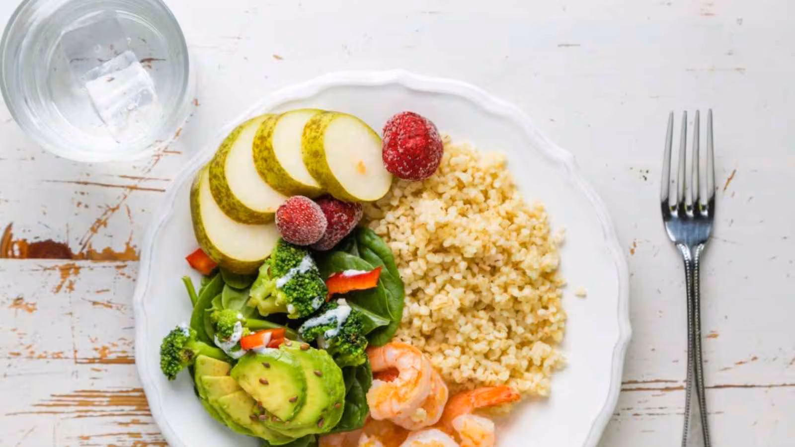 What Should a Balanced Plate Look Like?: A balanced plate should include different food groups in appropriate proportions. Dr Charu Dua recommends filling about half the plate with fruits and vegetables, one-quarter with protein sources such as dal and paneer, and the remaining portion with carbohydrates. What Should a Balanced Plate Look Like?: A balanced plate should include different food groups in appropriate proportions. Dr Charu Dua recommends filling about half the plate with fruits and vegetables, one-quarter with protein sources such as dal and paneer, and the remaining portion with carbohydrates.
