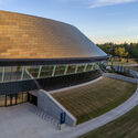 © Nic Lehoux Coronation Park Sports and Recreation Centre / hcma architecture + design + Dub Architects + FaulknerBrowns Architects - Image 3 of 37