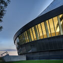 © Nic Lehoux Coronation Park Sports and Recreation Centre / hcma architecture + design + Dub Architects + FaulknerBrowns Architects - Exterior Photography