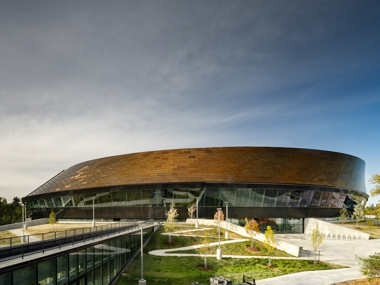 Coronation Park Sports and Recreation Centre / hcma architecture + design + Dub Architects + FaulknerBrowns Architects - Image 1 of 37