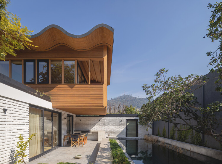 Los Navegantes House / María Catalina Picon Meleda + Alberto Browne Cruz - Exterior Photography, Wood