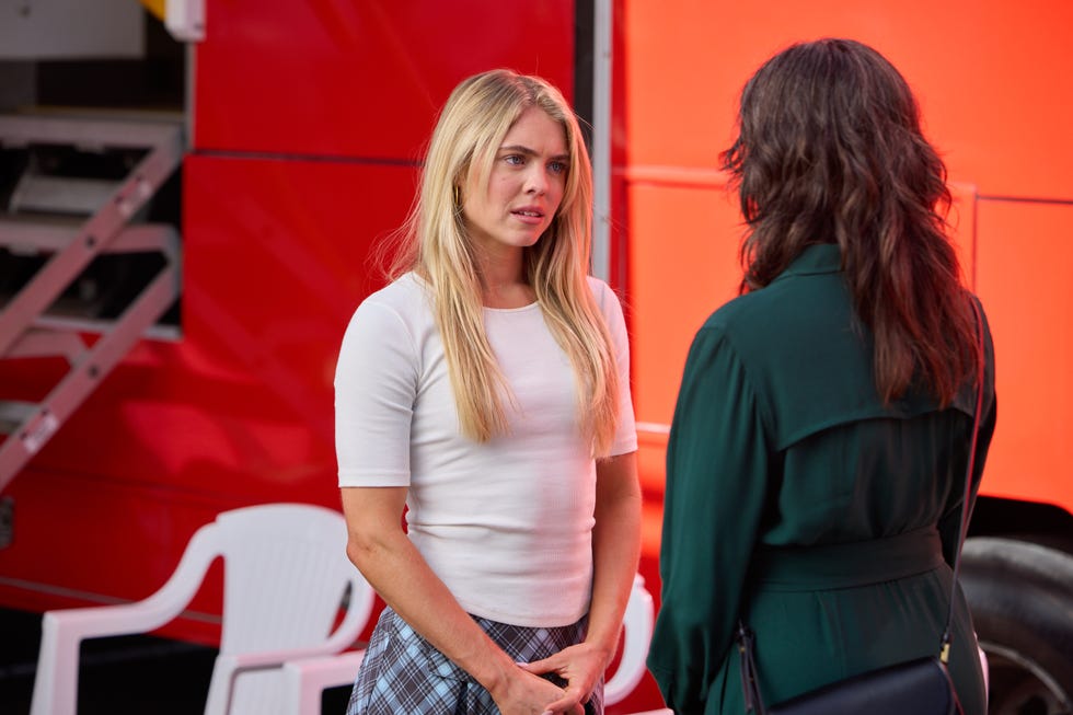 lacey miller and amelia carlisle in home and away