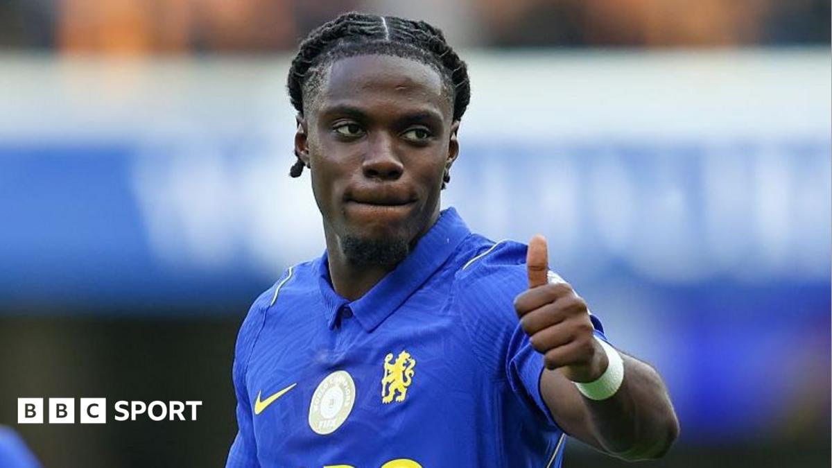 Romeo Lavia giving a thumbs up