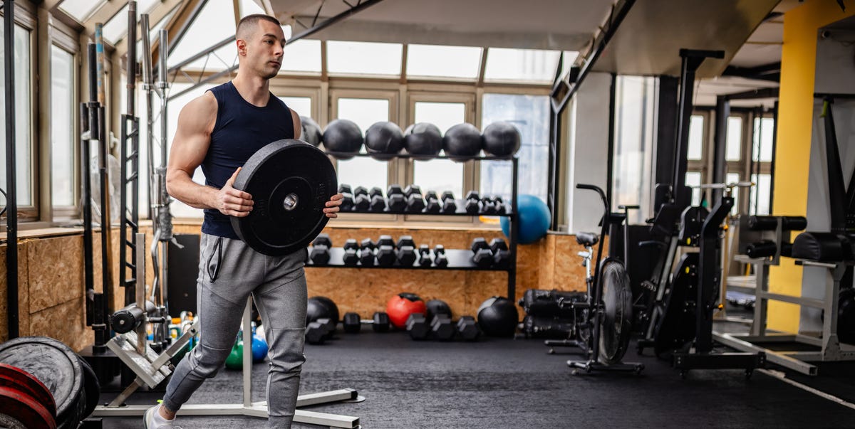 Pizza Plate Lunges Make You 'More Physically Formidable' – Here's Your Simple 5-Step Guide