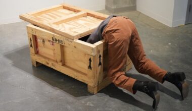 Police and firefighters break into gallery after sculpture is mistaken for a person in distress - The Art Newspaper
