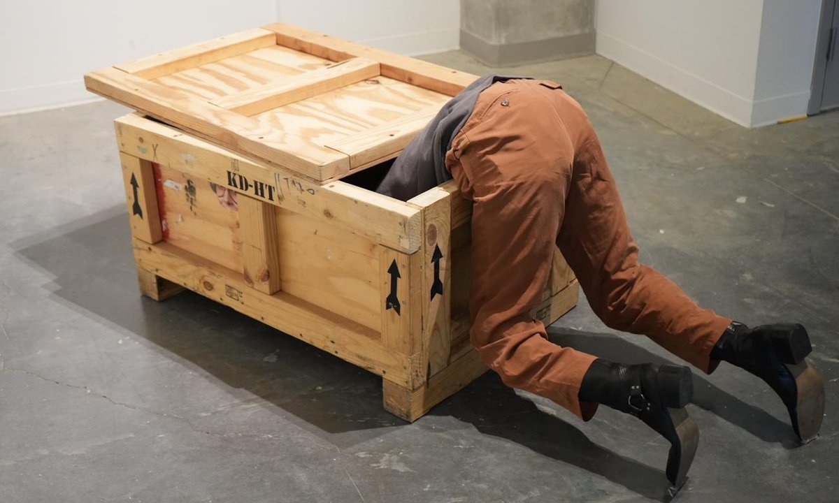 Police and firefighters break into gallery after sculpture is mistaken for a person in distress - The Art Newspaper