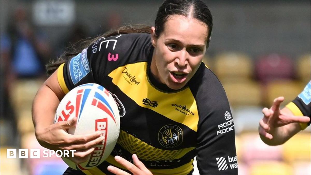 Monique Donovan in action for York Valkyrie