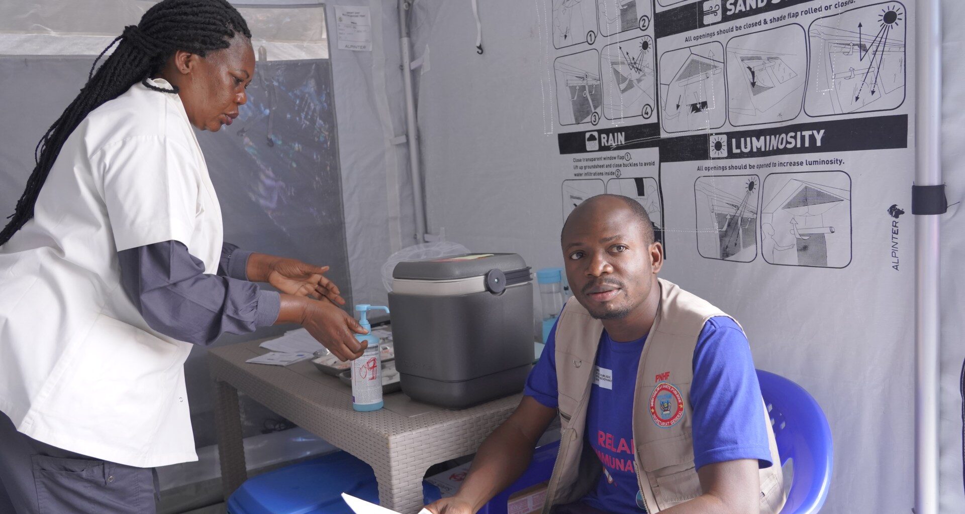 DR Congo rolls out Ebola vaccine for health workers as death toll rises | Ebola News