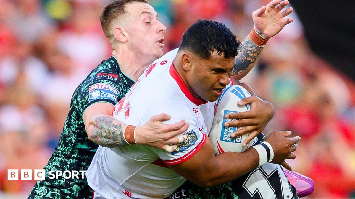 Tevita Pangai Junior in action for Hull KR