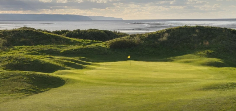 Burnham & Berrow Golf Club to hold celebrity‑backed charity day