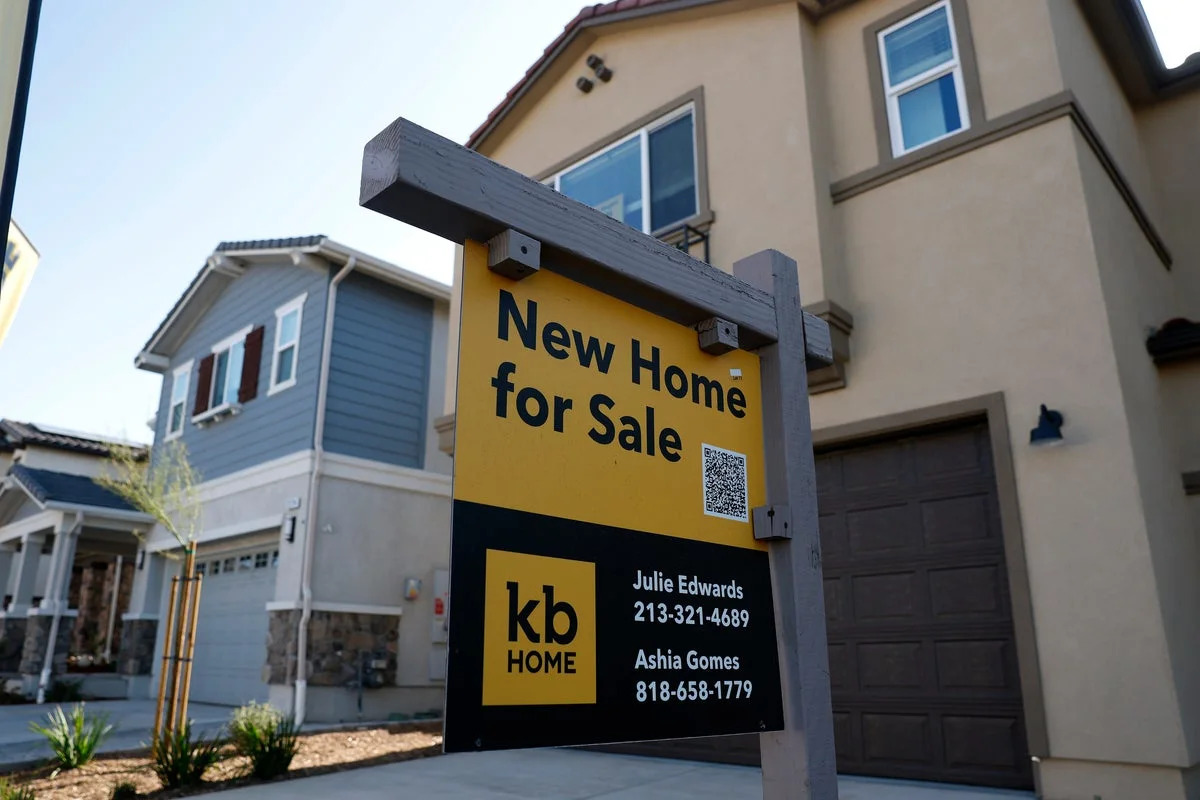 US 30-year mortgage rates top 7% for the first time in nearly two years
