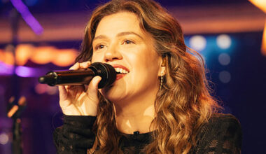 The Kelly Clarkson Show's Last Episode: Video Of Kelly's Kids River & Remington