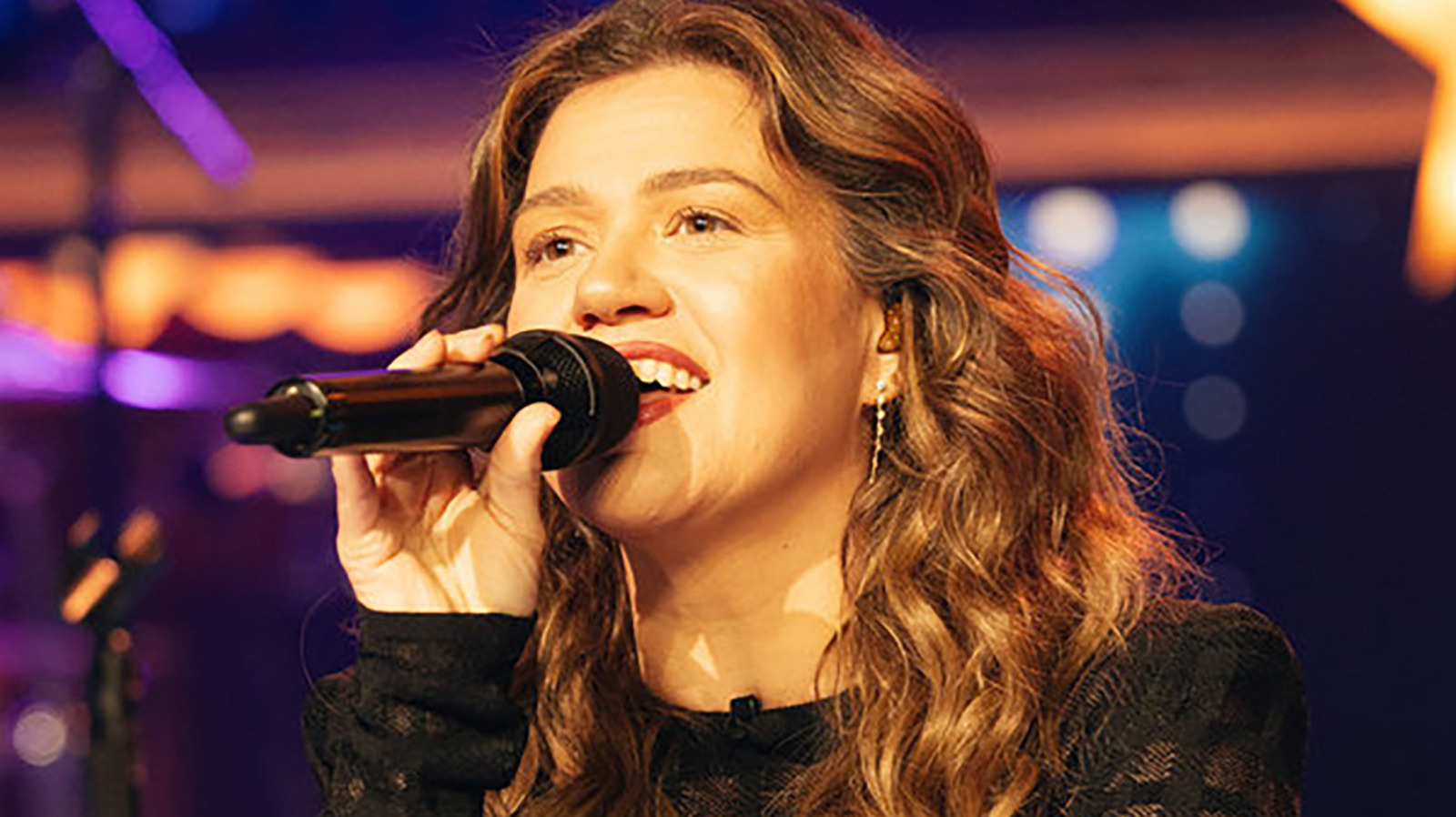 The Kelly Clarkson Show's Last Episode: Video Of Kelly's Kids River & Remington