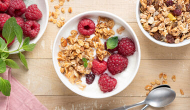 The 10 Best Gluten-Free Granola Brands, According To Reviews