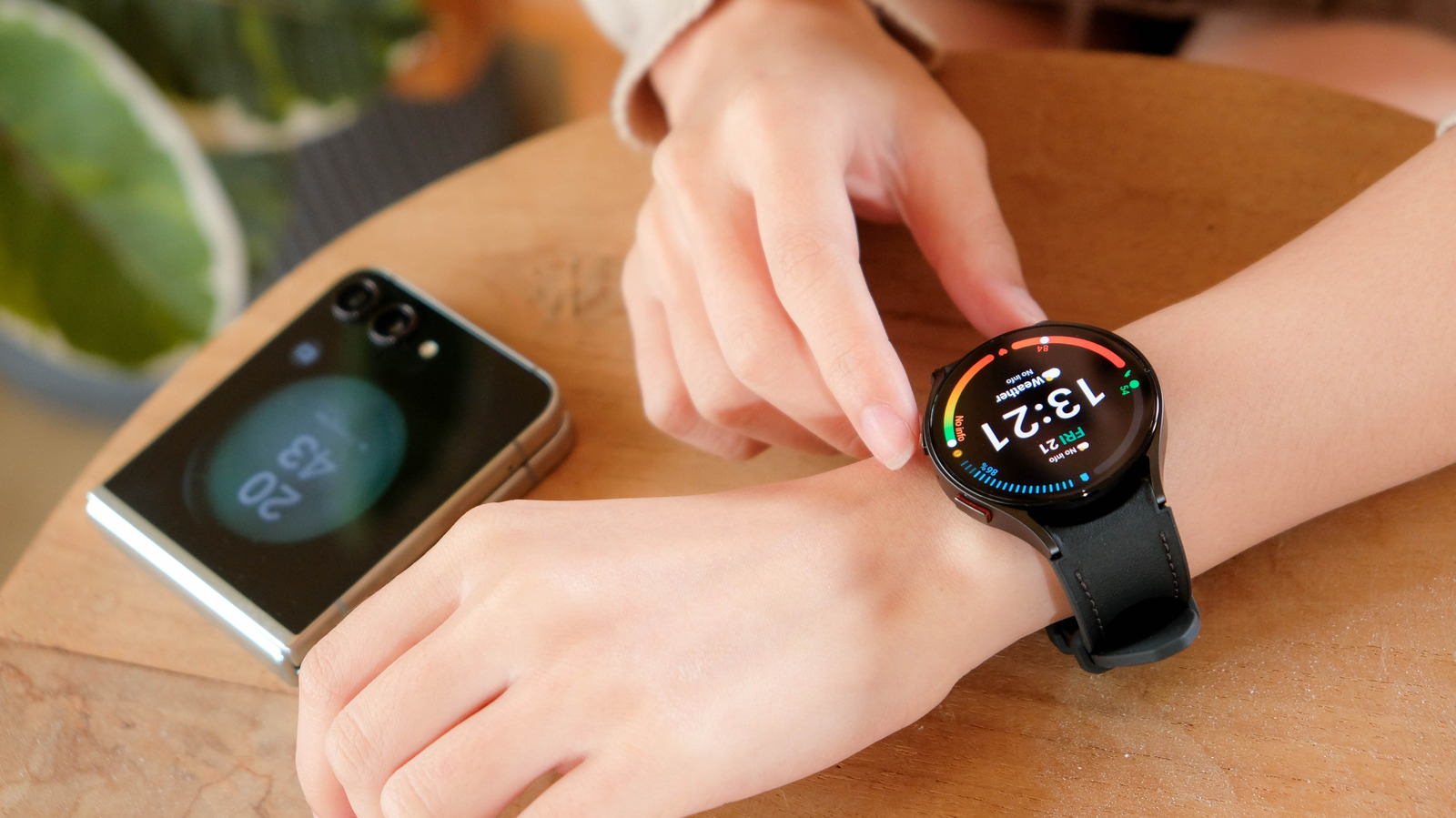 What Does The Orange Dot Mean On A Galaxy Watch?