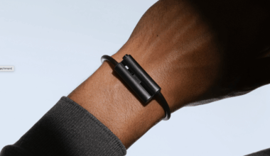 A Luffu Link on a wrist