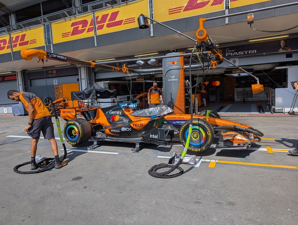McLaren MCL40 technical detail