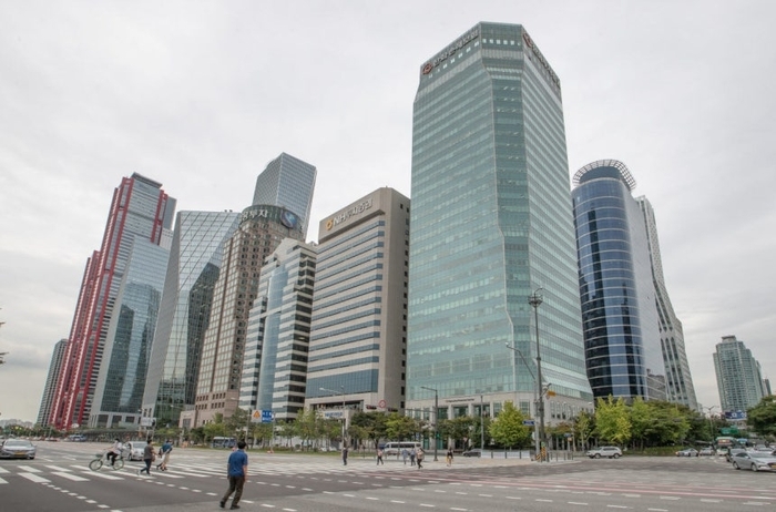a stock market in Yeouido, Seoul.[Yonhap News]