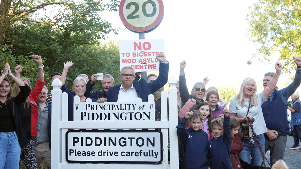 Piddington independence vote celebration