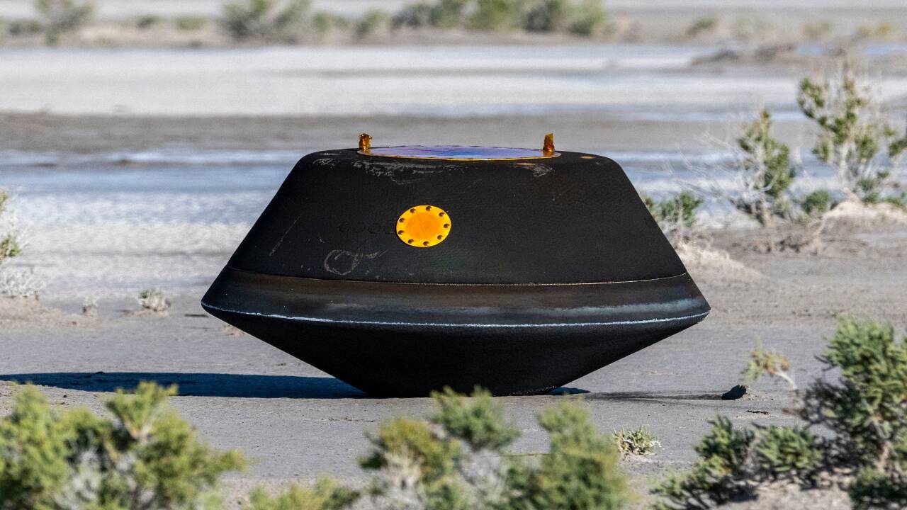 The sample return capsule from NASA’s OSIRIS-REx mission is seen shortly after touching down in the desert. Credits - Wikimedia Commons sample return capsule from NASA’s OSIRIS-REx mission<br>