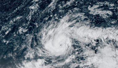 Tropical Storm Nolo strengthens in Pacific, Hawaii under hurricane watch