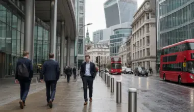 United Kingdom bans trade in goods from Israeli settlements