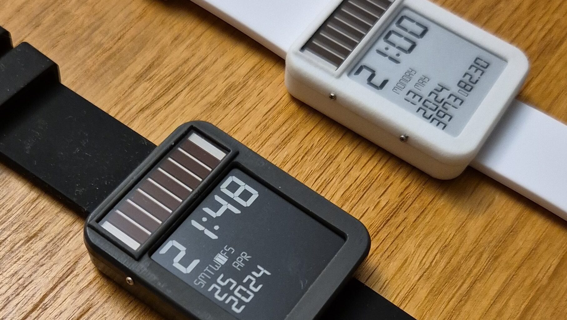 E-Ink watch runs on solar power