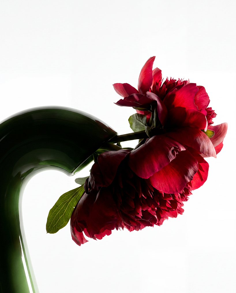 vita vase by houbi follows the full arc of a flowers life even as petals fall 3