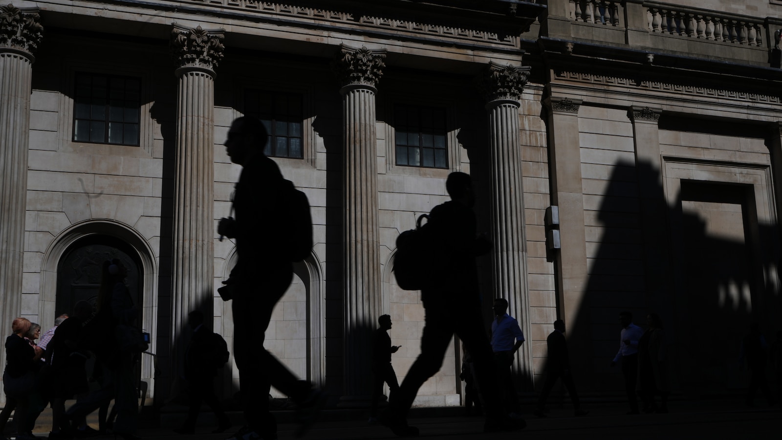 UK inflation rises to 5-month high, further pressuring Bank of England to raise rates