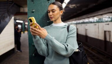 How to stop phone addiction using iPhone Screen Time or Android tools